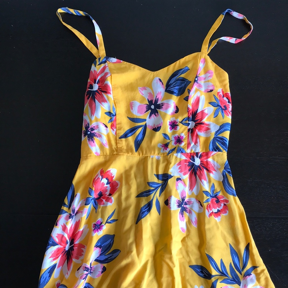 Old Navy yellow summer dress